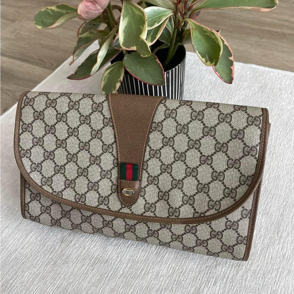 Gucci Clutch with non branded strap and insert to convert to crossbody